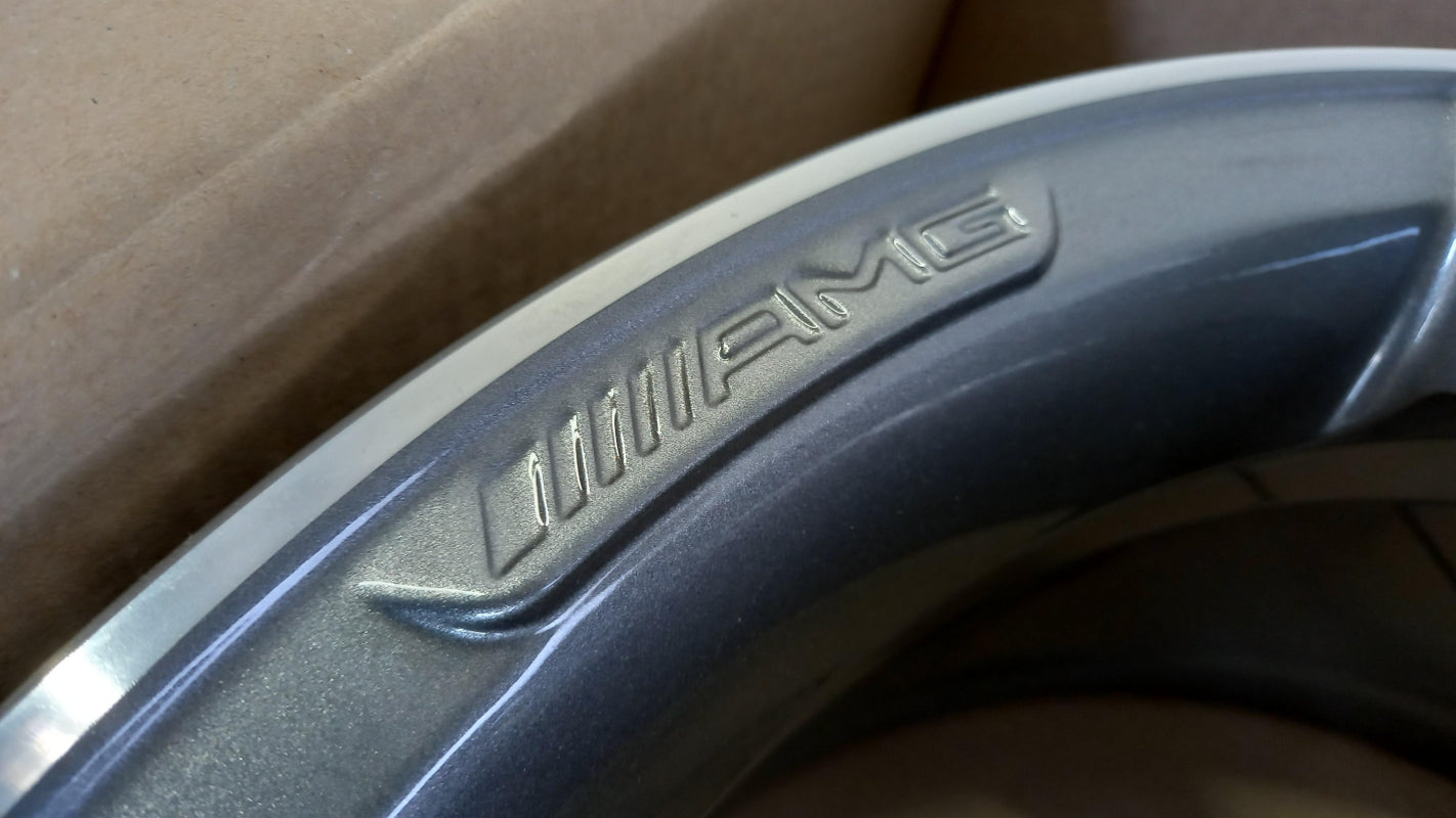 Original MERCEDES-BENZ C Klasse AMG W205 18" 7,5J ET44 Felge A20540111007X21