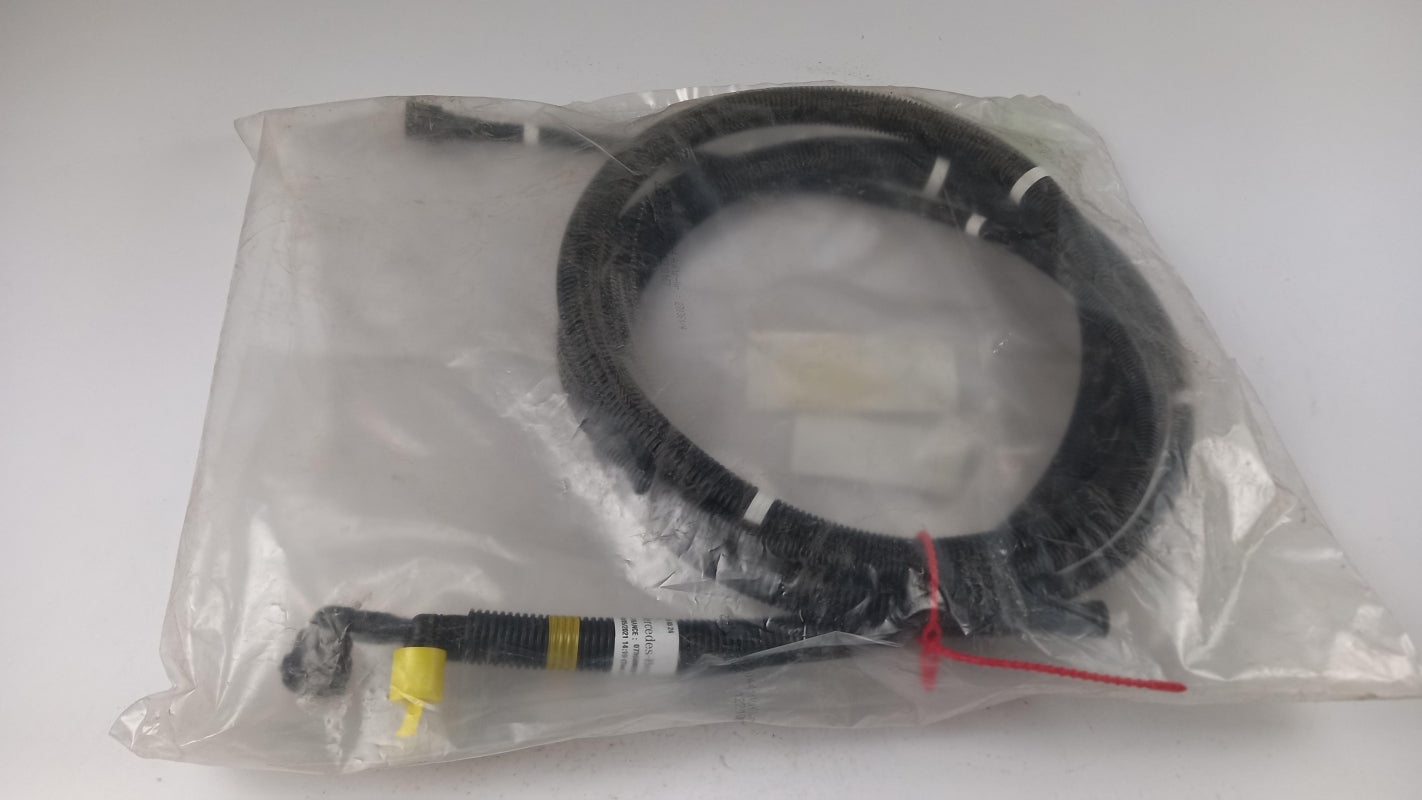 Original MERCEDES-BENZ W201 (1982-1993) Kraftstoffleitung A0204708324