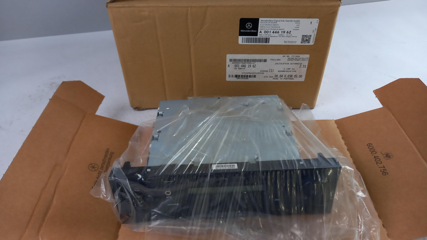 Original MERCEDES-BENZ Axor Atego Multimedia Haupteinheit A0014461962