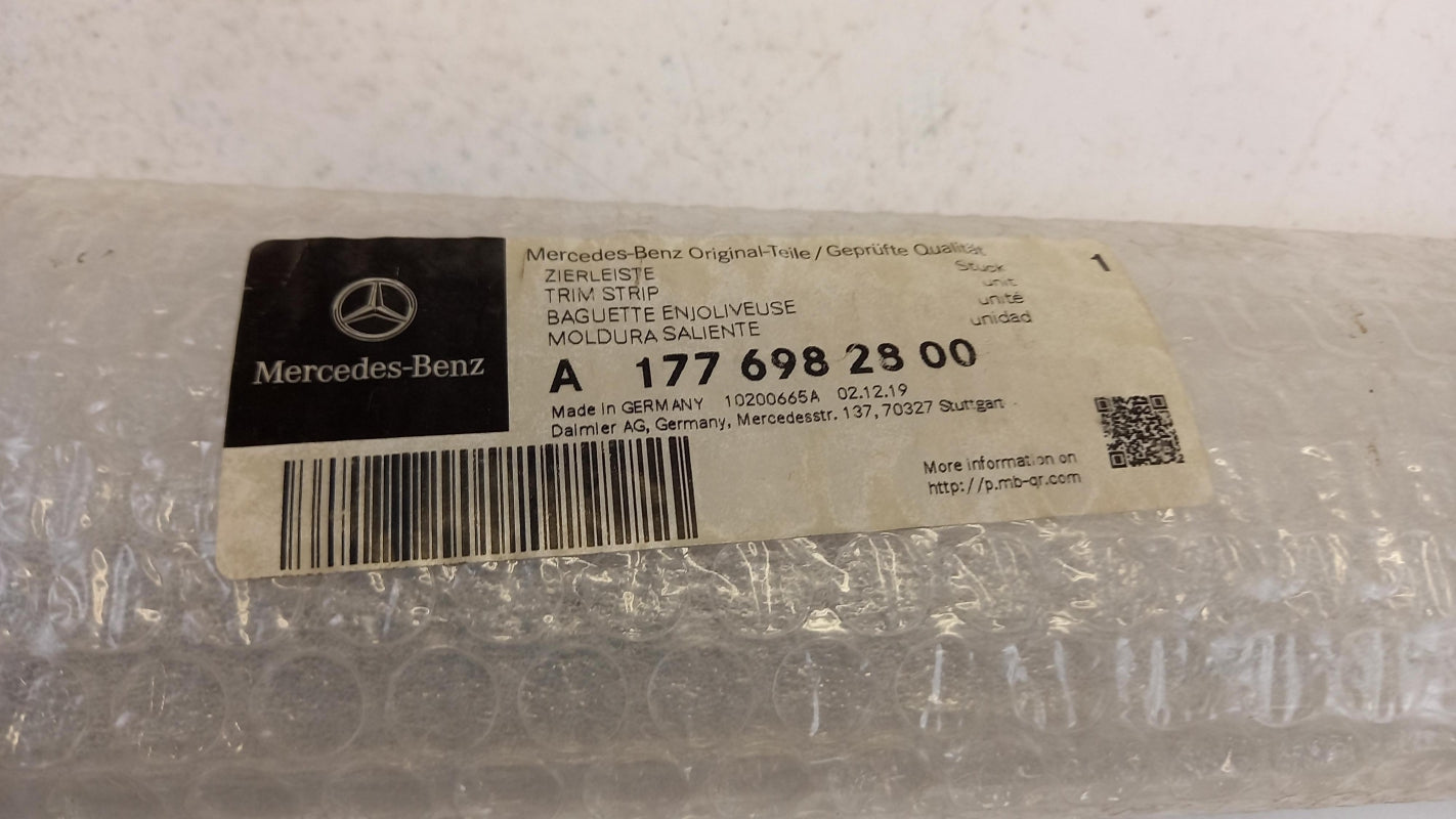 Original MERCEDES-BENZ A-klasse  W177 Seitenzierleiste vorne rechts A1776982800