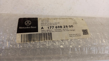Original MERCEDES-BENZ A-klasse  W177 Seitenzierleiste vorne rechts A1776982800