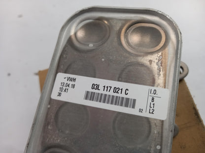 Original AUDI A4 8K Q3 VW Caddy III 2K Golf VI 5K Ölkühler 1.6/2.0TDI 03L117021C