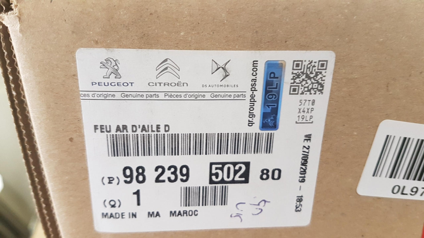 Original OE Peugeot Heckleuchte 9823950280