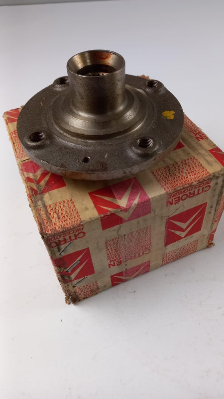 Original PEUGEOT 305 Radnabe vorne 330748