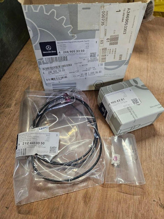 Original MERCEDES-BENZ W246 W176 W117 Antenne A2469053303