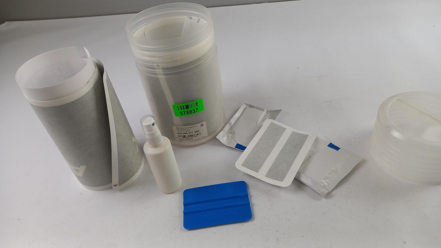 Original VW Amarok 2H Dekorfolie mit AMAROK-Schriftzug silber 2H00643179S9