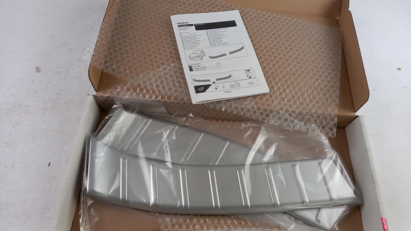 Original NISSAN Qashqai J12 Ladekantenschutz KE9676U000