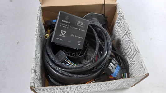 Original OE RENAULT Anhängerkupplung Elektrosatz 8201679441