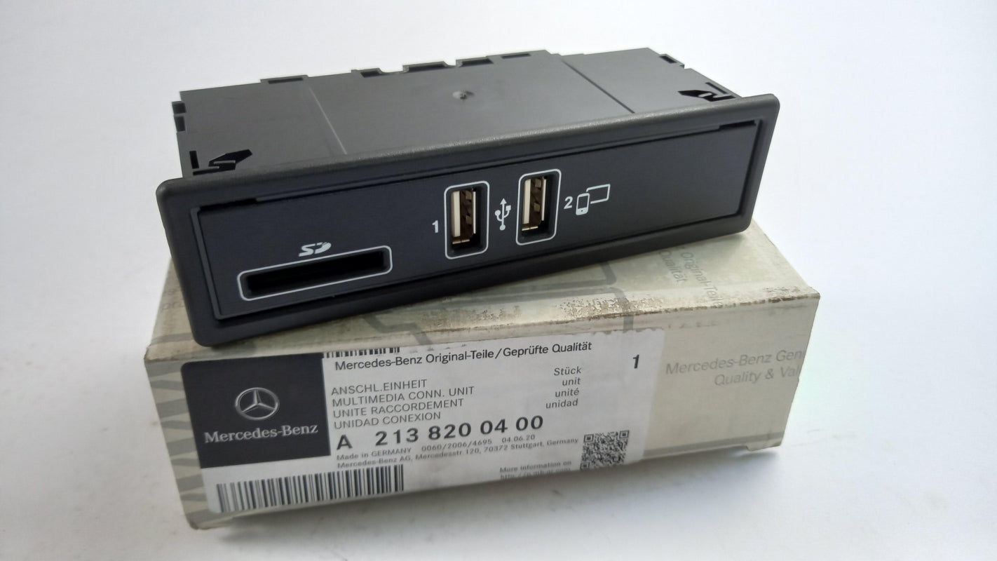 Original OE MERCEDES-BENZ Multimedia Haupteinheit A2138200400