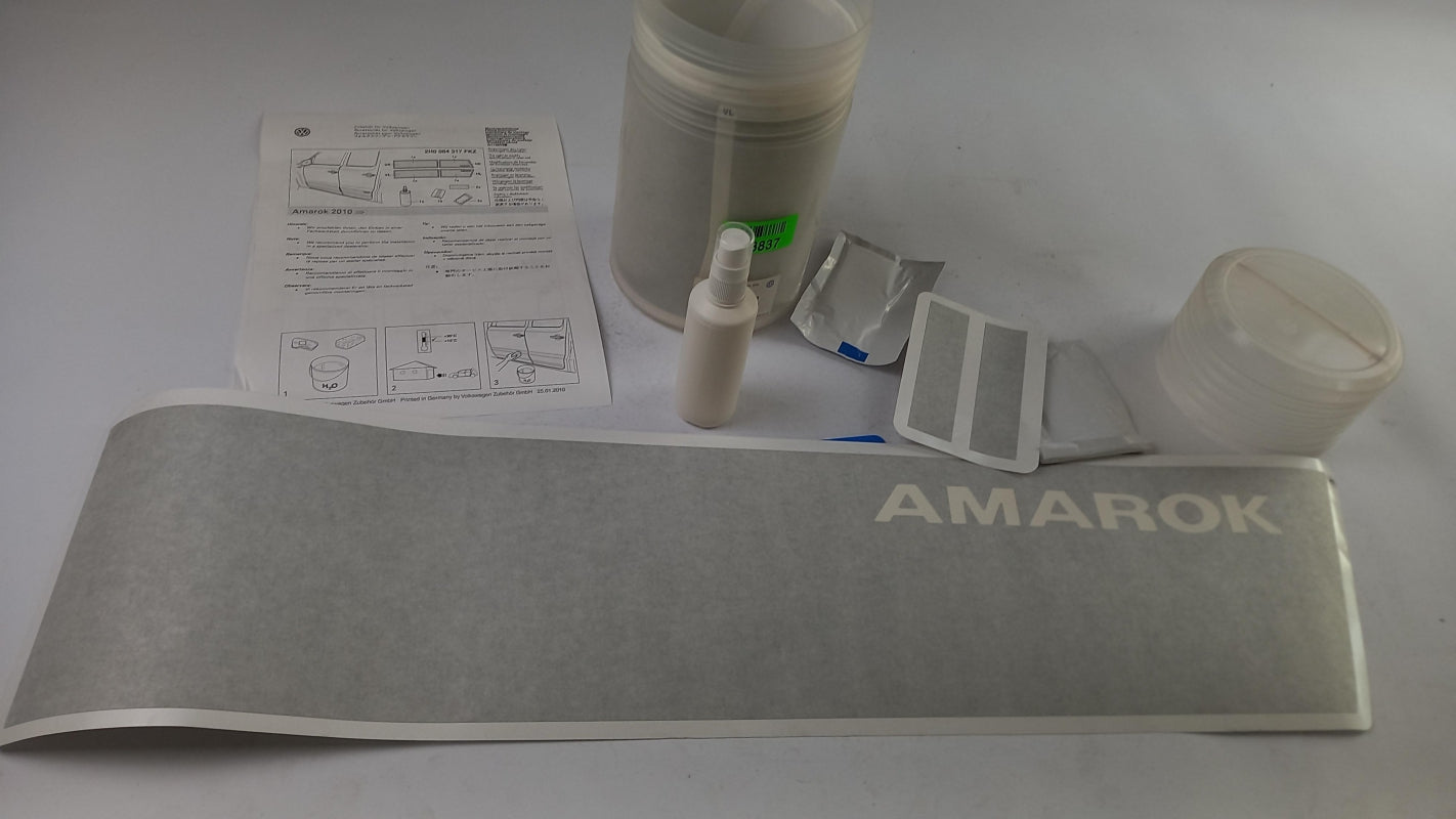 Original VW Amarok 2H Dekorfolie mit AMAROK-Schriftzug silber 2H00643179S9