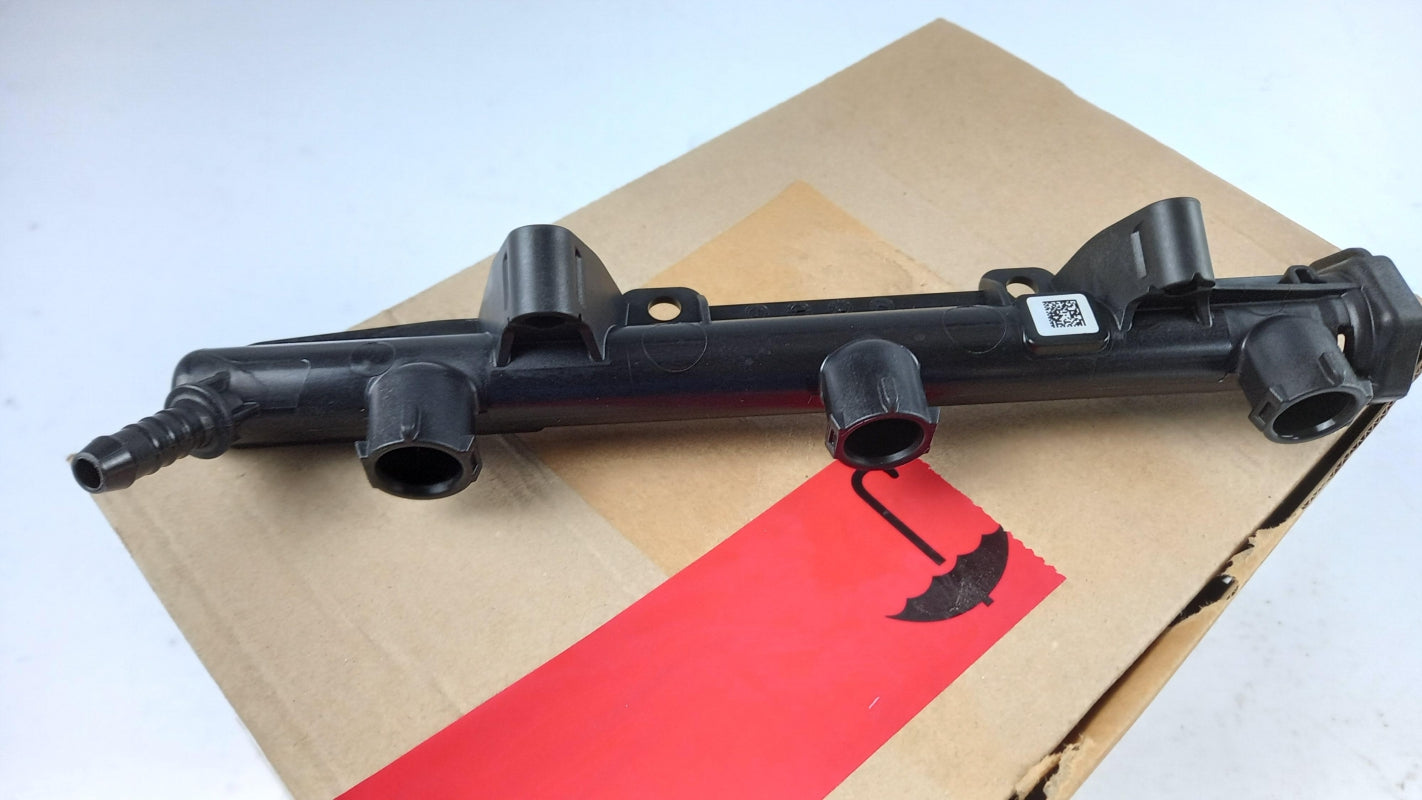 Original VW Polo 6 Up! SKODA Fabia SEAT Ibiza 1.0l Kraftstoffverteiler 05C133317