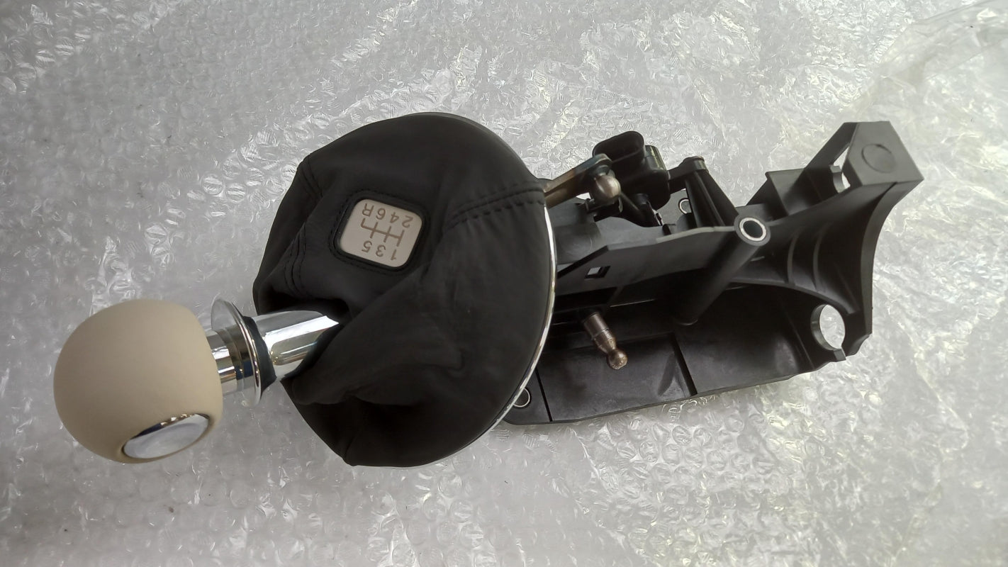 Original FIAT 500 2007- Schalthebel Leder 55345727