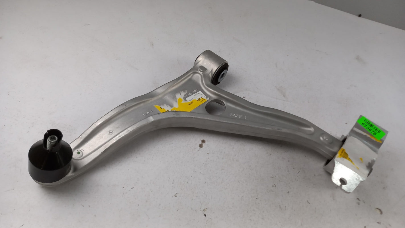 Original MERCEDES-BENZ W247 W147 Querlenker links A2473300500