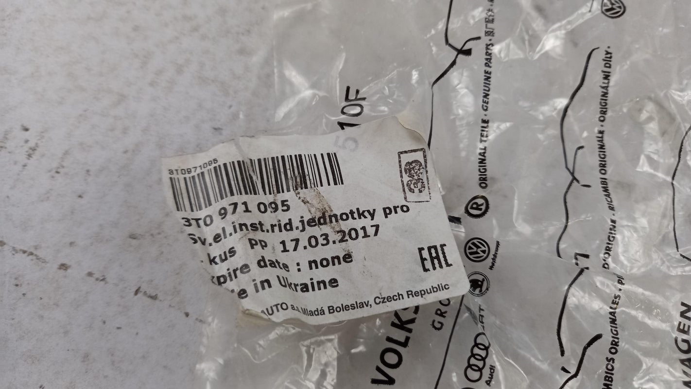 Original OE Volkswagen Kabelbaum 3T0971095