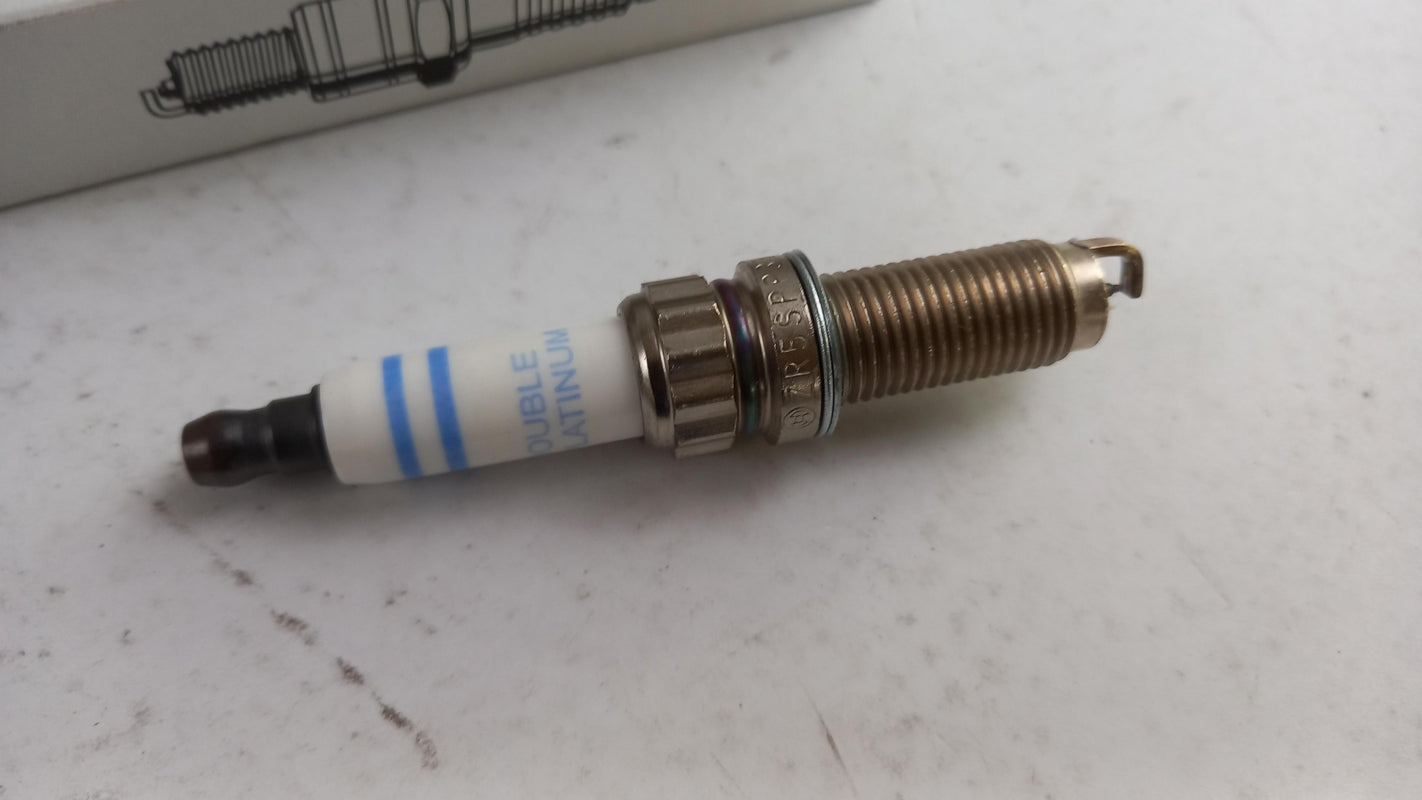 Original PSA C3 C4 DS3 DS4 2008 208 3008 308 PARTNER 1.2 Zündkerze 9829930180