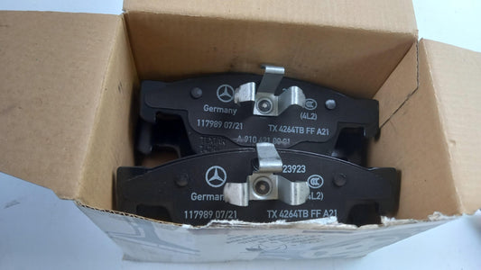 Original OE MERCEDES-BENZ Bremsbeläge A9104207400