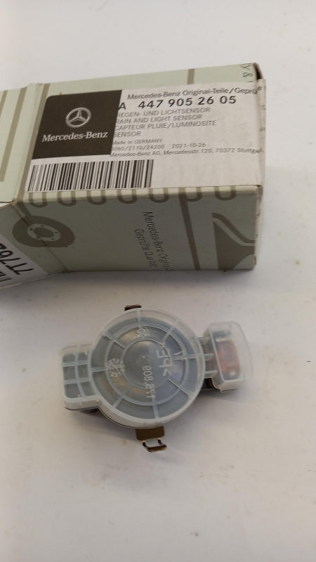 Original MERCEDES-BENZ W447 Vito Regensensor A4479052605