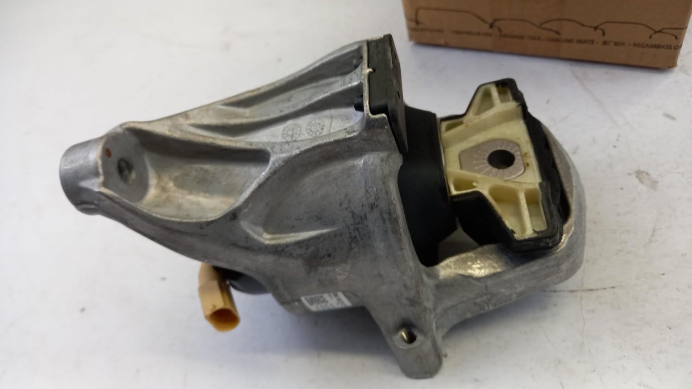 Original OE Volkswagen Motorlager 8W0199371CP