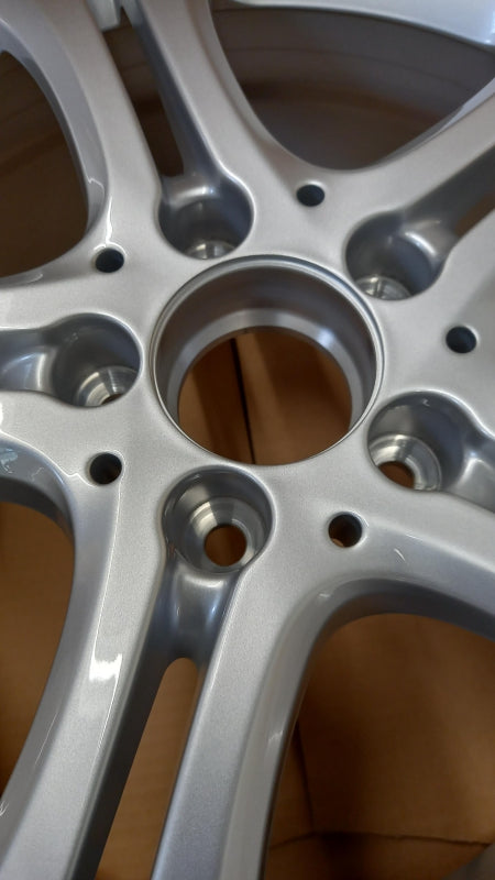 Original MERCEDES-BENZ A B - Klasse 7,5 J x 17 ET 52,5 Felge A24640101009765