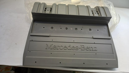 Original MERCEDES-BENZ Actros Atego Axor Schmutzfänger hinten links A9305200820