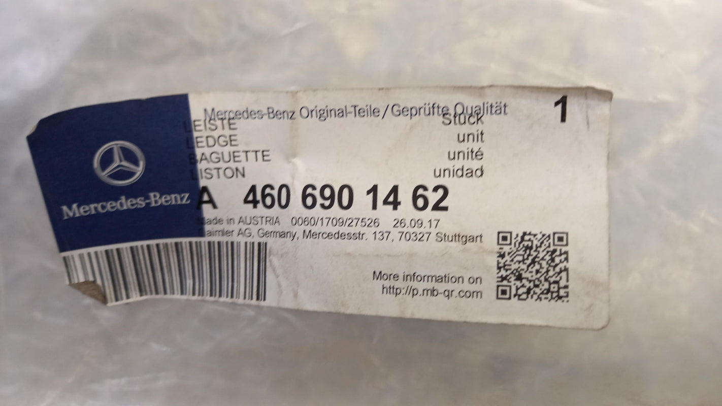 Original OE MERCEDES-BENZ Heckklappe Zierleiste A4606901462
