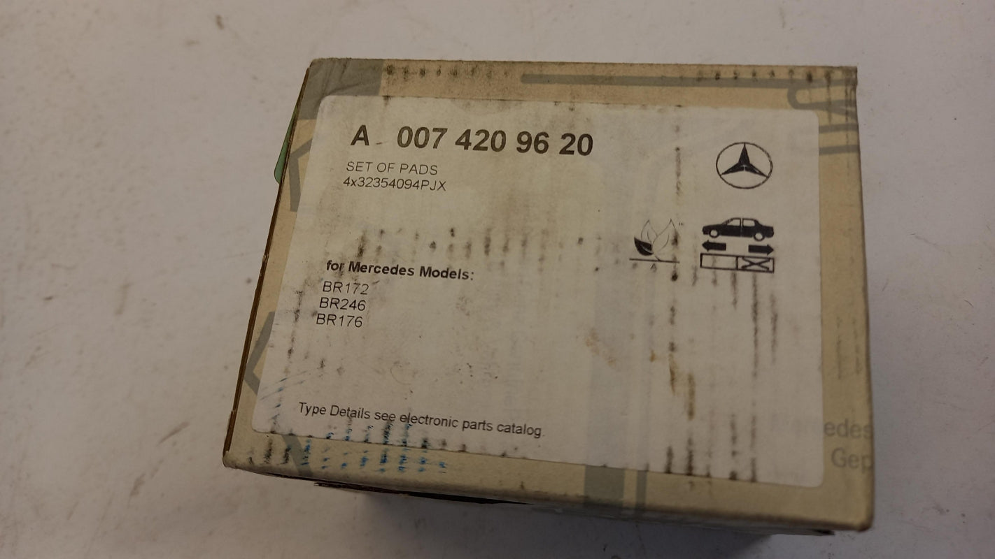 Original OE MERCEDES-BENZ Bremsbeläge A0074209620