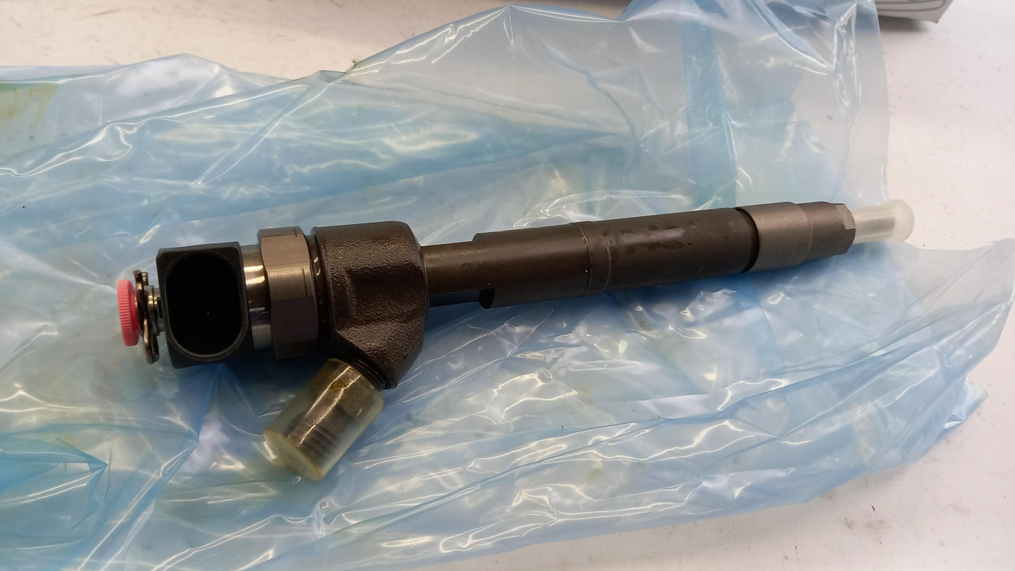 Original MERCEDES-BENZ Vito / Viano W639 Injektor A647070008764