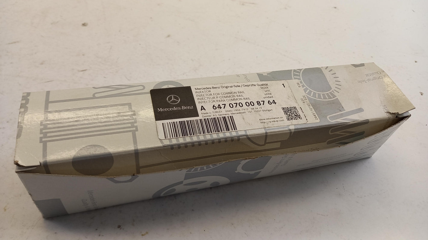 Original MERCEDES-BENZ Vito / Viano W639 Injektor A647070008764