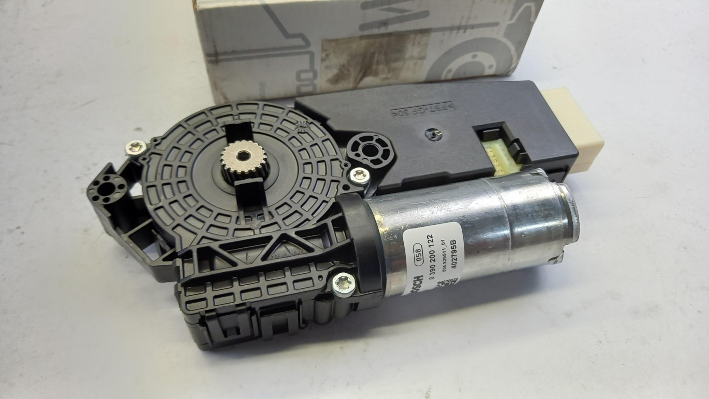 Original OE MERCEDES-BENZ Elektromotor A176900330480