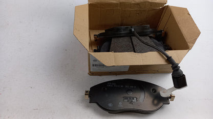 Original OE Volkswagen Bremsbeläge 7N0698151J