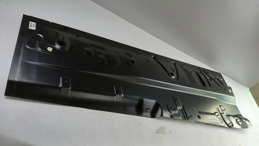 Original MERCEDES-BENZ E-klasse W212 CLS C218 Bodenblech vorne links A2126100360