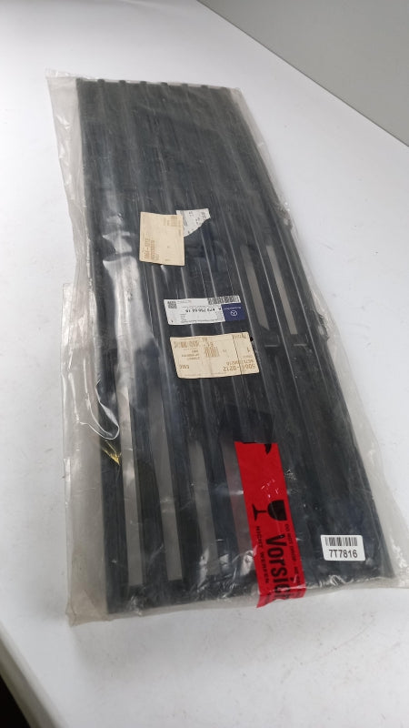 Original OE MERCEDES-BENZ Kühlergitter A6737500218