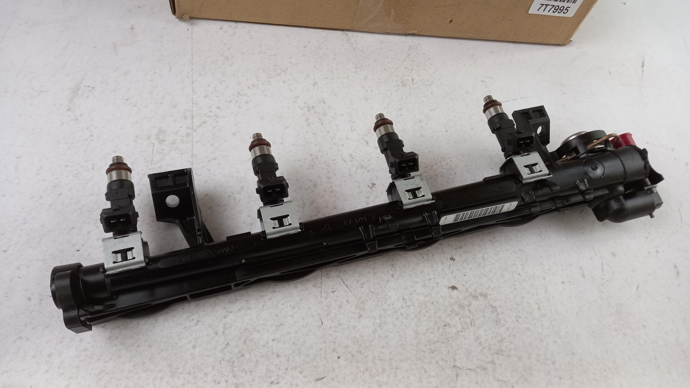 Original OE FORD Kraftstoff Verteilerrohr 1804263