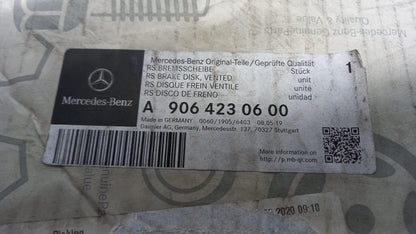 Original OE Bremsensatz 2 Bremsscheiben + 4 Bremsbeläge A9064230600