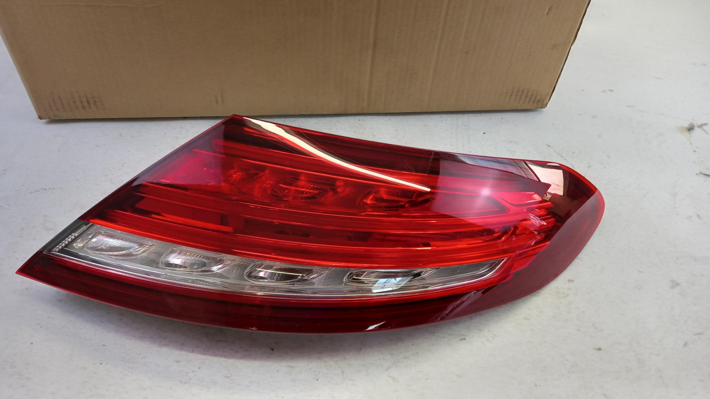 Original OE MERCEDES-BENZ Heckleuchte A2059066405