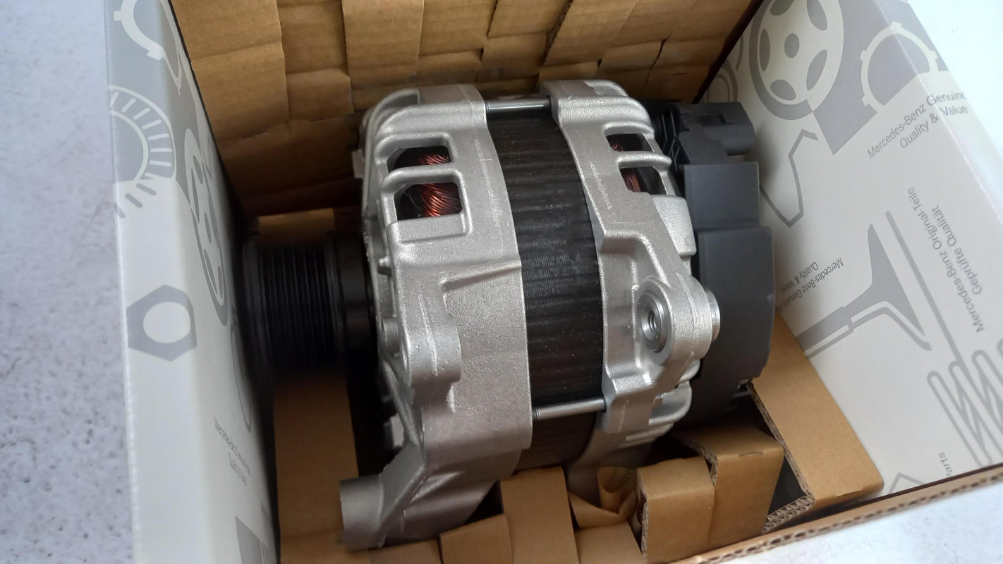 Original MERCEDES-BENZ W205 W447 C253 W213 C238 Lichtmaschine A000906770380