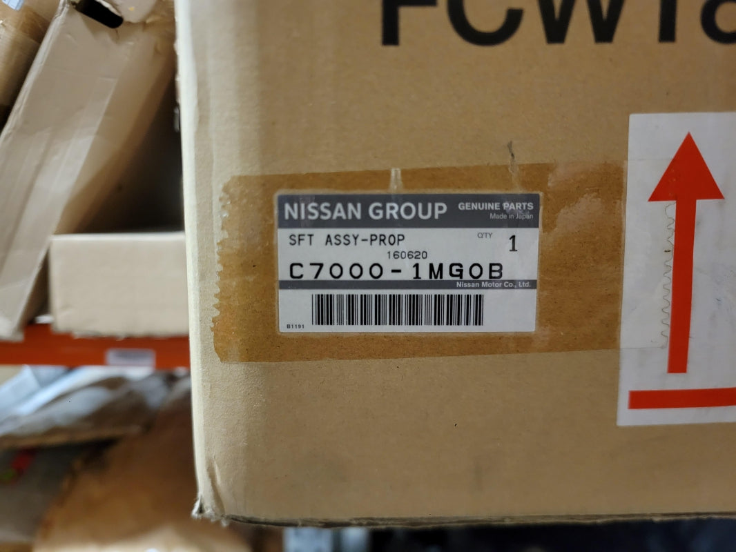 Original OE NISSAN Infiniti Kardanwelle C70001MG0B