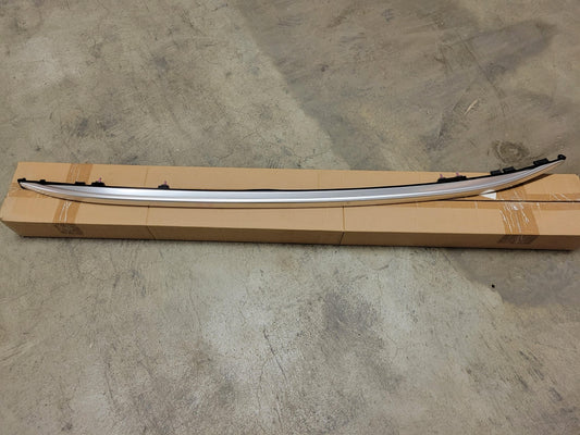 Original NISSAN Q30 (H15E) Dach Führungsschiene 738215DA0A
