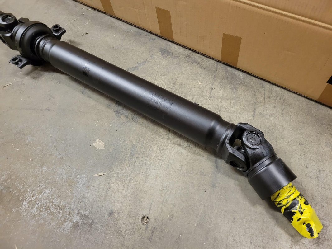 Original OE NISSAN Infiniti Kardanwelle C70001MG0B