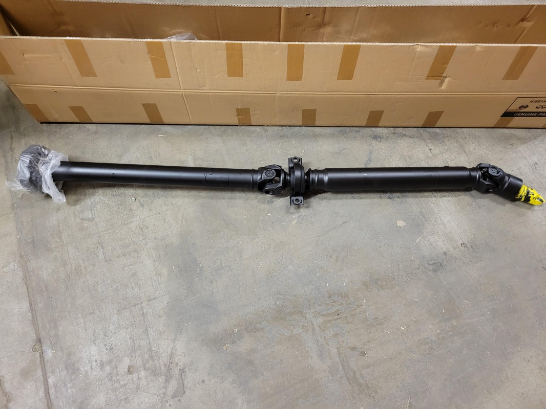 Original OE NISSAN Infiniti Kardanwelle C70001MG0B