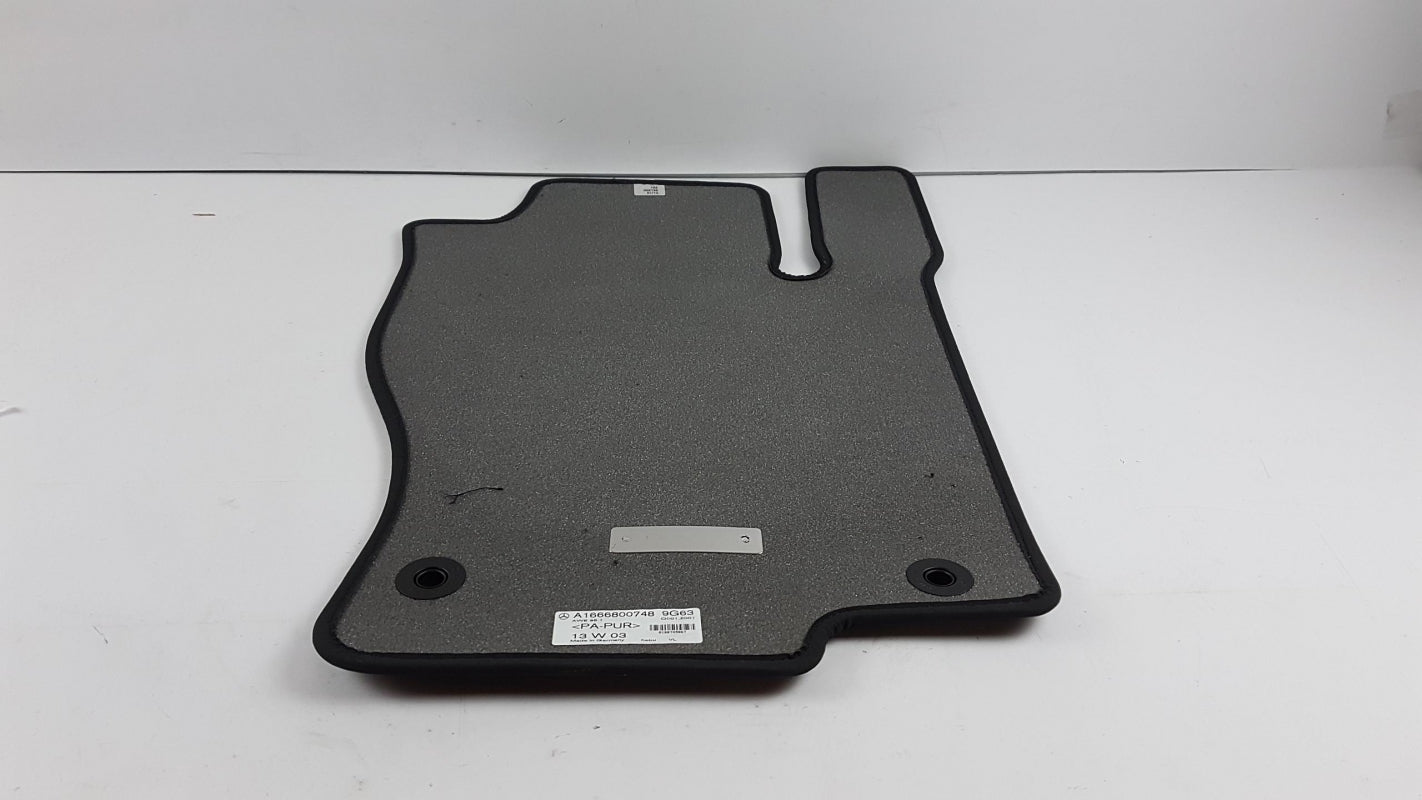 Original OE MERCEDES-BENZ Fußmattensatz A16668004489G63