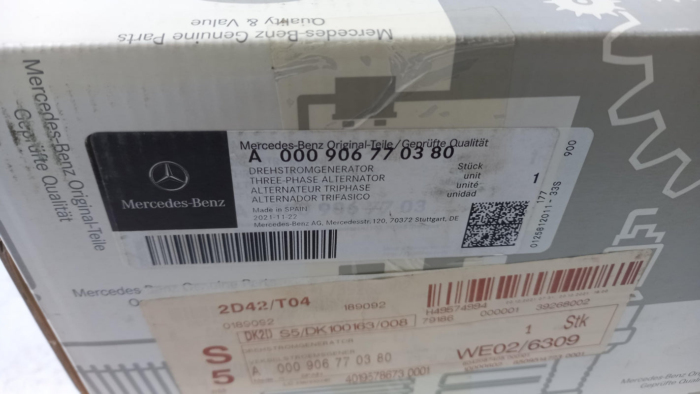 Original MERCEDES-BENZ W205 W447 C253 W213 C238 Lichtmaschine A000906770380