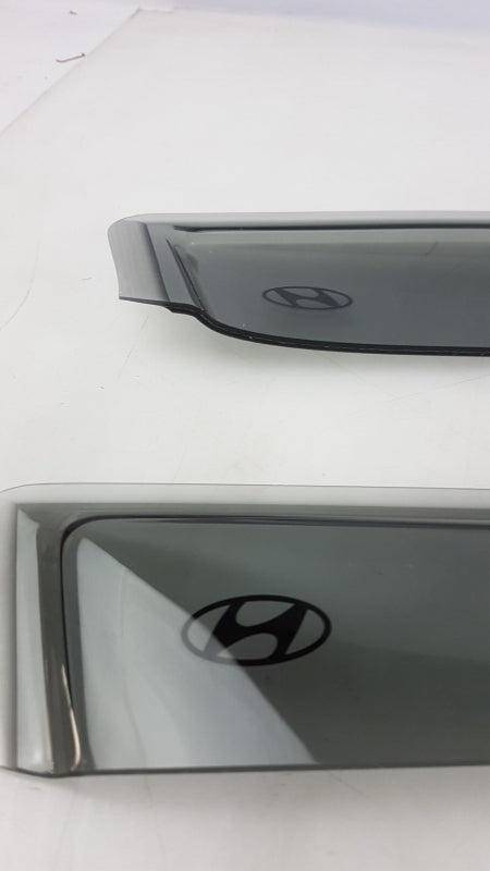 Original OE HYUNDAI/KIA Windabweiser D7221ADE00