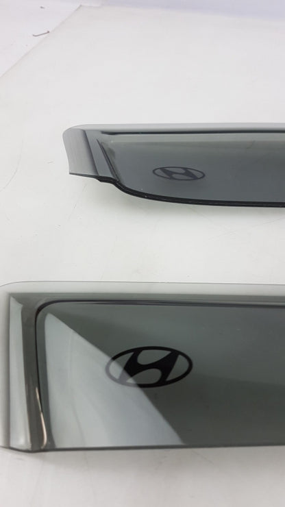 Original OE HYUNDAI/KIA Windabweiser D7221ADE00