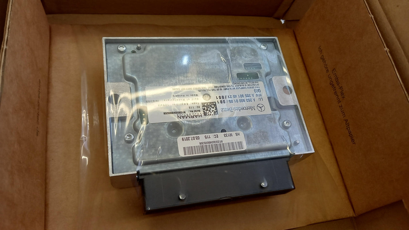 Original OE MERCEDES-BENZ Verstärker A2539000105
