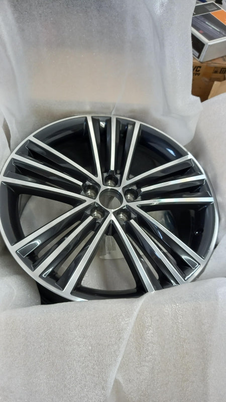 Original OE Volkswagen 654071498GFL8