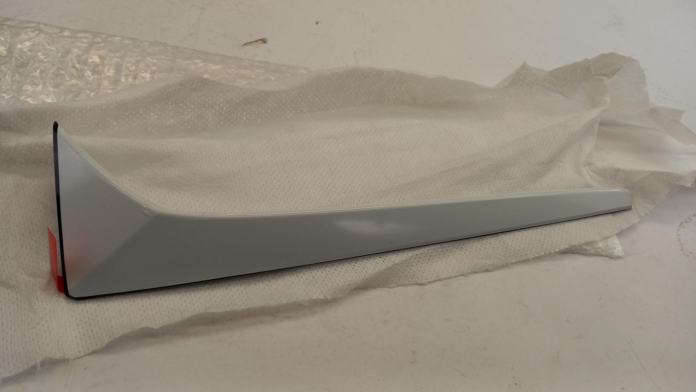 Original OE Volkswagen Heckscheibe Zierleiste 57A827931041