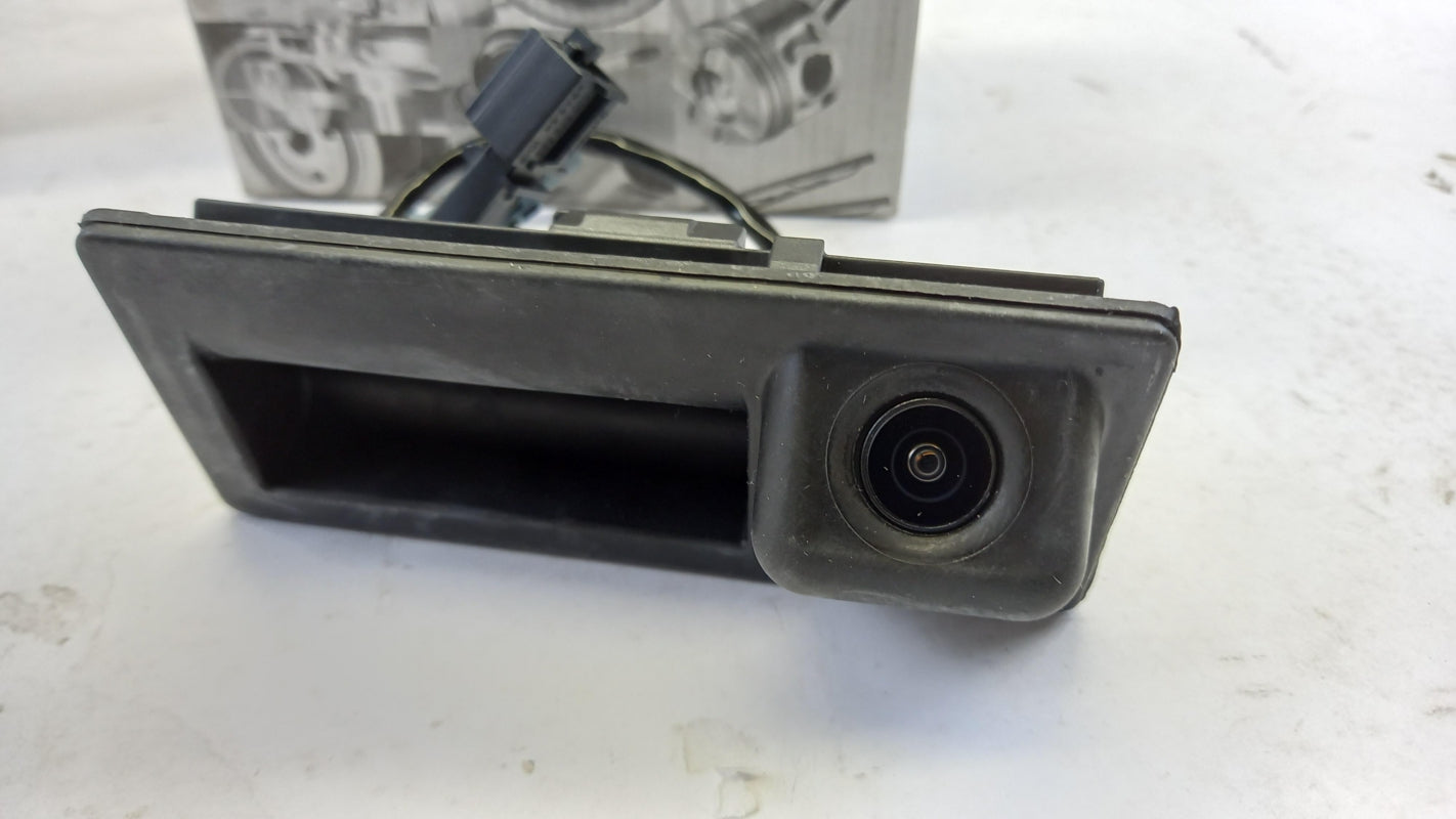 Original VW Passat B6 Touareg 7P Heckklappengriff mit Rückfahrkamera 3AF827566A