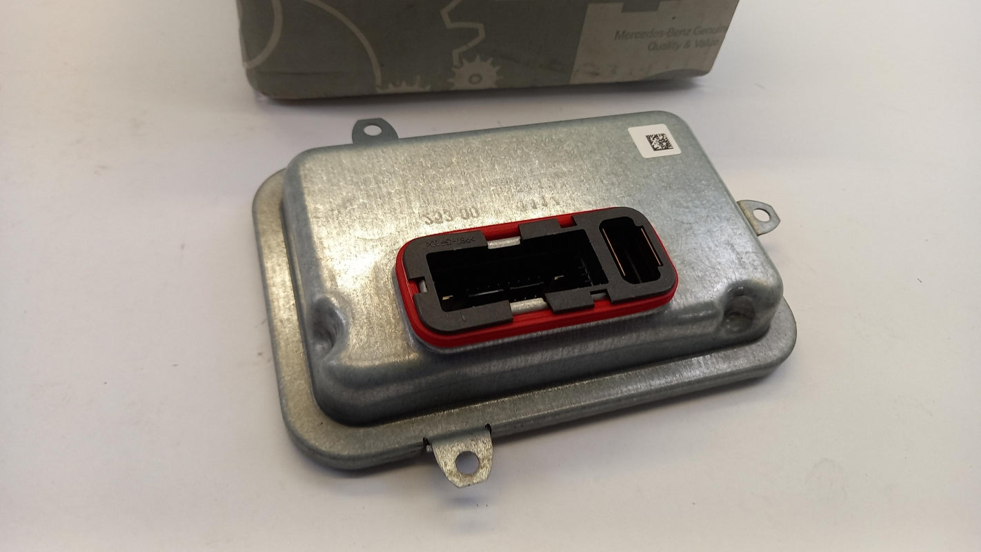 Original MERCEDES-BENZ C-klasse W204 Xenonlicht Steuergerät A2048700326