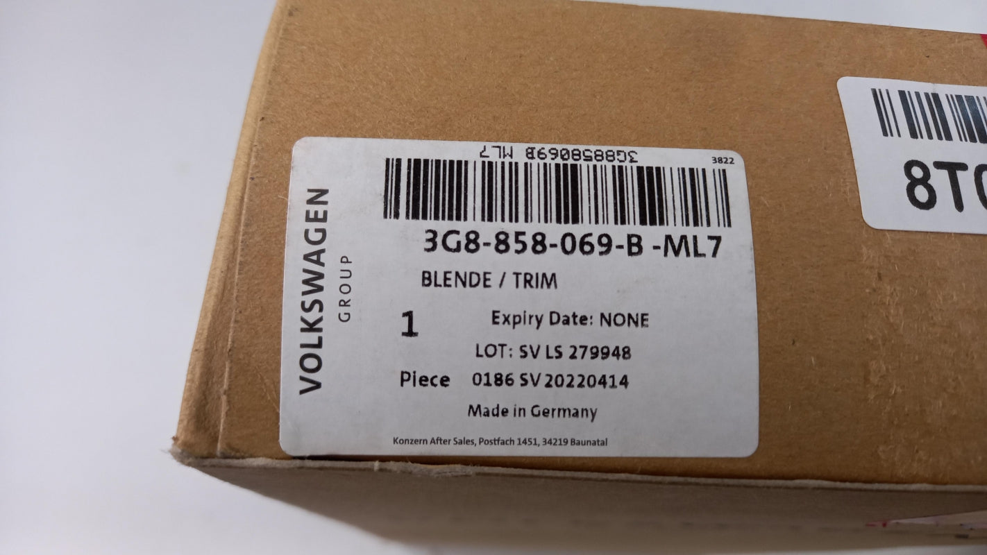 Original VW Arteon Passat B8 Radio Blende Rahmen silbergrau 3G8858069BML7